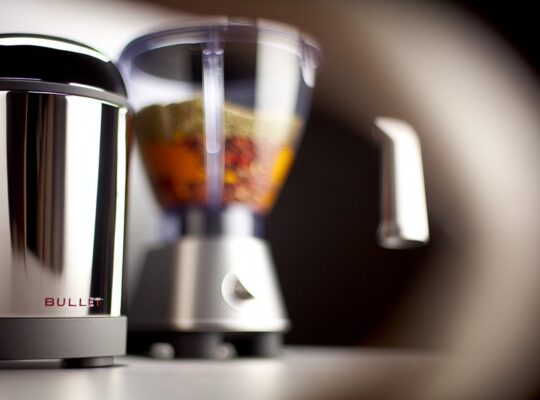 bullet mixer vs traditional mixer grinder